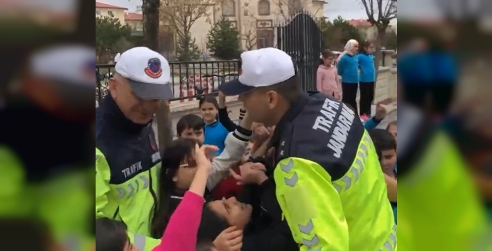 Erzincan’da öğrencilere trafik farkındalık eğitimi