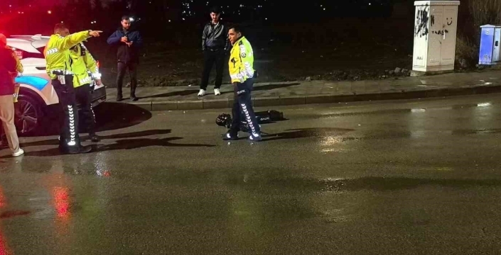 Erzurum’da scooter sürücüsüne araç çarptı: 1 yaralı