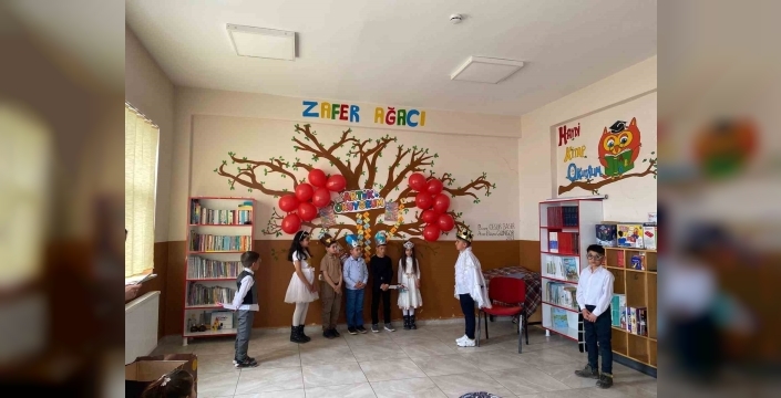 Kars’ta köy okulunda tiyatro coşkusu: Öğrencilerden renkli gösteri