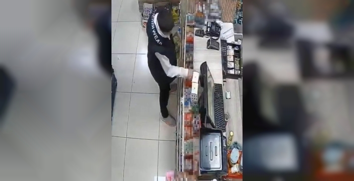 Kasiyeri farklı yöne yönlendirip, kasada bulunan eriği çaldı