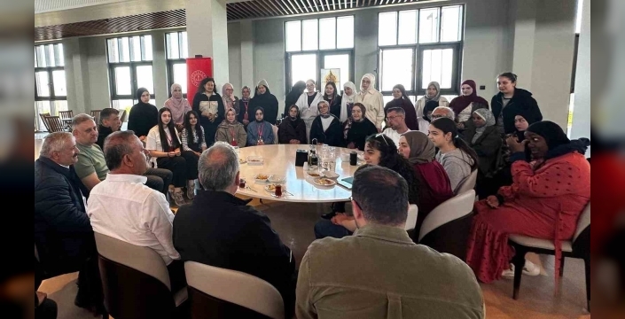 15 farklı ülkeden gelen öğrenciler, Ahlat Cumhurbaşkanlığı Külliyesi’nde ağırlandı