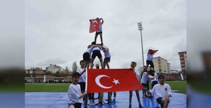Ardahan’da 19 Mayıs coşkuyla kutlandı