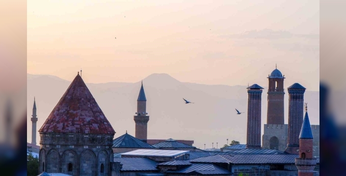 Belgeler konuştu: Erzurum, İzmir’in acısını yüreğinde hissetmiş