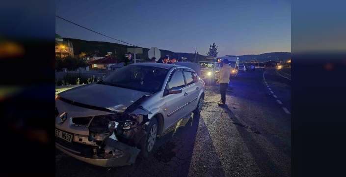 Bingöl’de otomobil ile hafif ticari araç çarpıştı: 1 yaralı