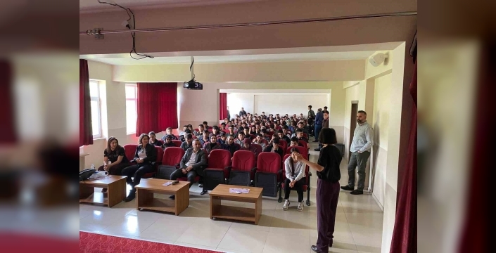 Çemişgezek’te akran zorbalığına karşı bilinçlendirme eğitimi