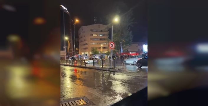 Drift atan sürücü zincirleme kazaya neden oldu, o anlar kamerada