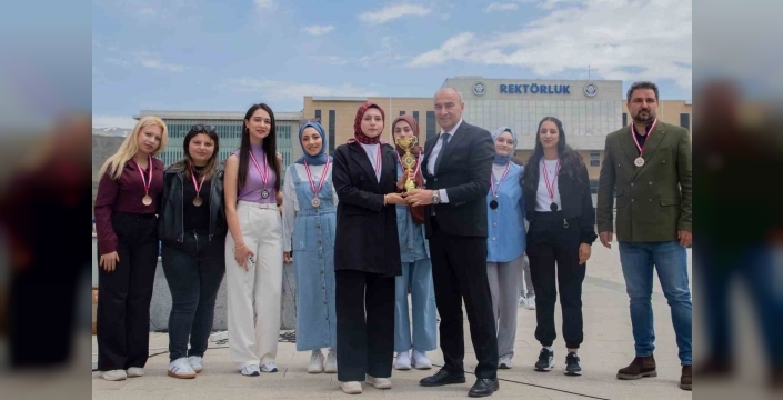 EBYÜ Bahar Şenlikleri’nde dereceye girenlere ödülleri verildi