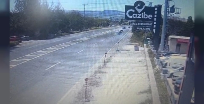 Elazığ’da 5 kişinin yaralandığı trafik kazası, güvenlik kamerasına yansıdı