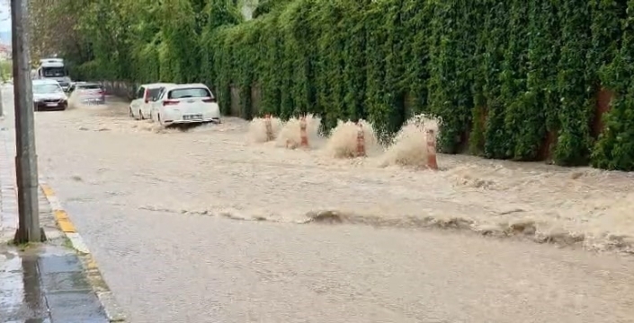 Elazığ’da sağanak yağış etkili oldu