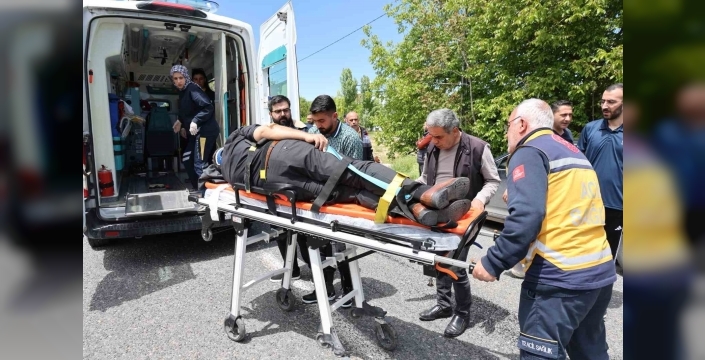 Elazığ’da trafik kazası: 2’si çocuk 5 yaralı