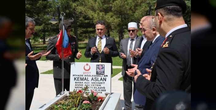 Elazığ il protokolünden kurban bayramı öncesi şehitliklere anlamlı ziyaret