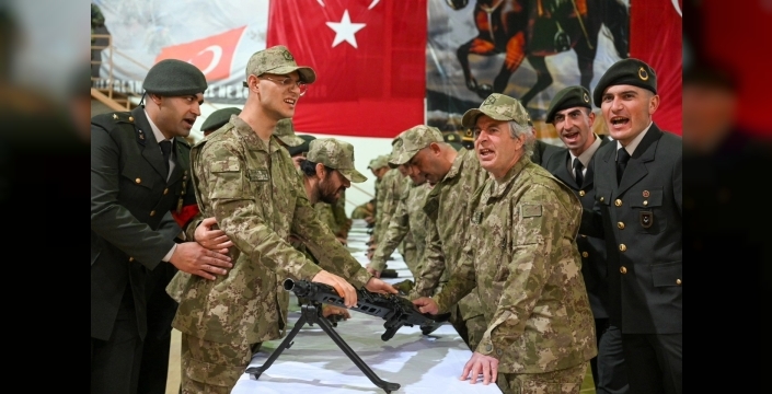 Engelleri aştılar, vatana asker oldular