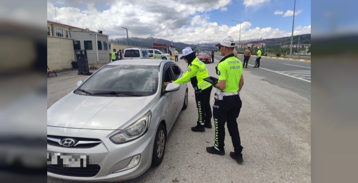 Erzincan’da bayram tedbirleri kapsamında sivil otobüs denetimi yapıldı