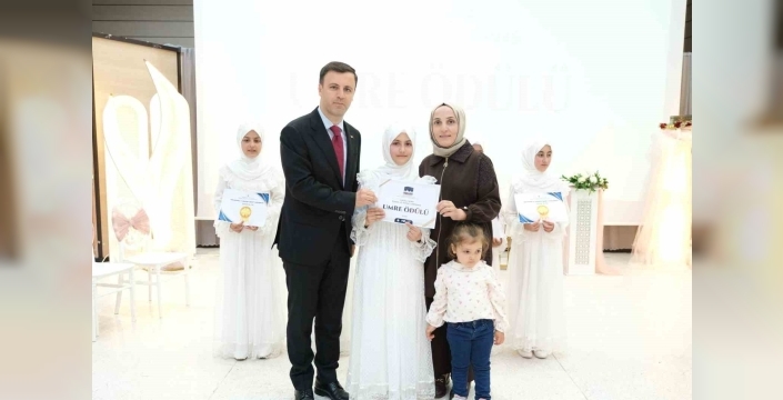 Erzincan’da hadis yarışmasında dereceye girenler ödüllendirildi