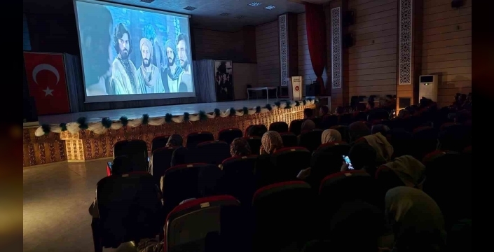 Erzincan Müftülüğünden gençlere manevi sinema etkinliği