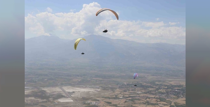 Erzincan yamaç paraşütünde Türkiye ikincisi oldu