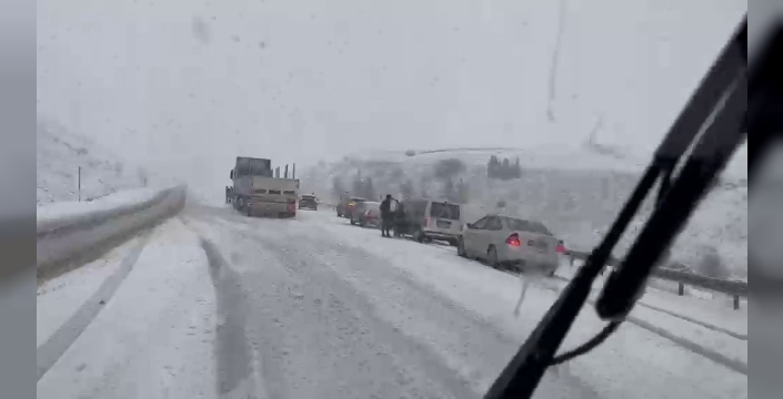 Erzurum’da Mayıs’ta kar sürprizi