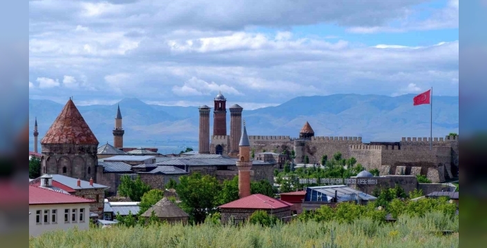 Erzurum türküleri zengin bilgiler içeriyor