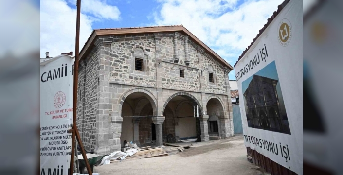 Fetih Camii restore ediliyor