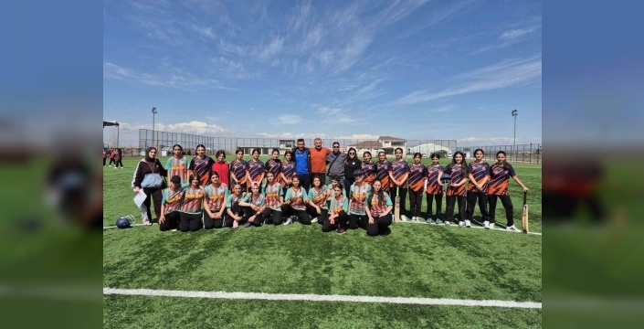 Fevzi Geyik Ortaokulu 8 branşta bölge finallerine yükseldi