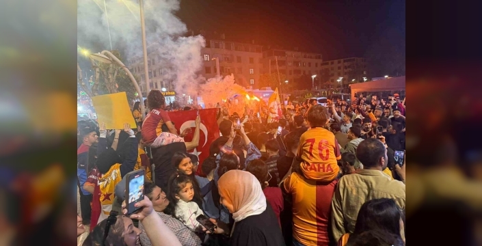 Galatasaray’ın şampiyonluğu Iğdır’da taraftarları sokağa döktü