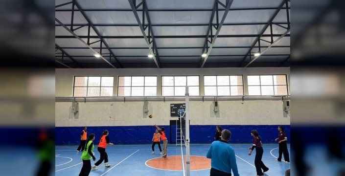 Gençlik Haftası’nda tribünler doldu: Kaymakam Tutal’dan genç sporculara destek