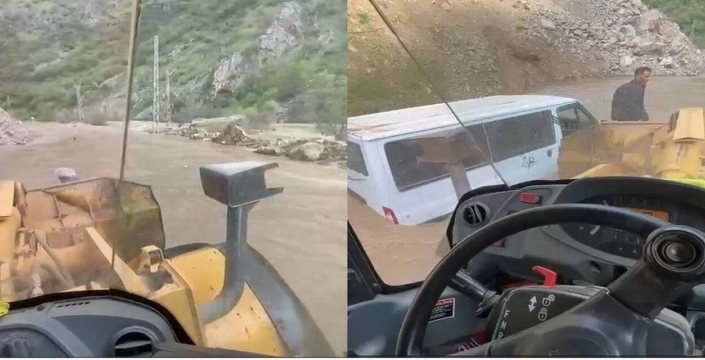 Hakkari’de dere taştı: Yolda mahsur kalan minibüs 3 saatlik çalışmayla kurtarıldı