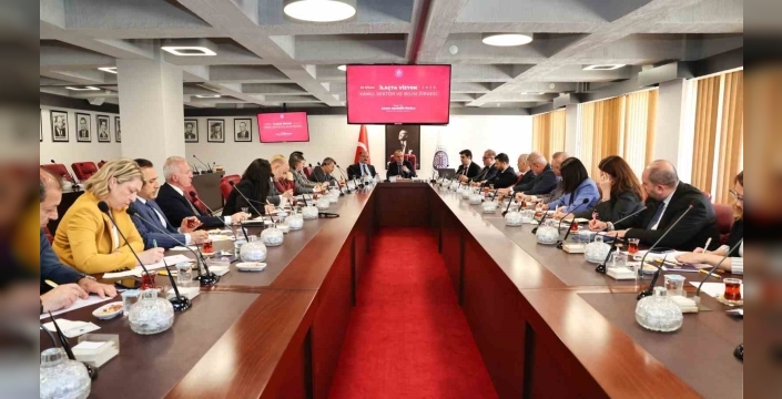 İlaç firmaları Atatürk Üniversitesinde bir araya geldi; Hedef: İlaçta Ar-Ge ve yerli üretim ile sağlıkta tam bağımsız Türkiye