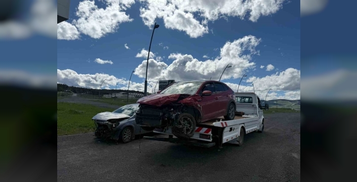 Kars-Sarıkamış kara yolunda kaza: 2 yaralı