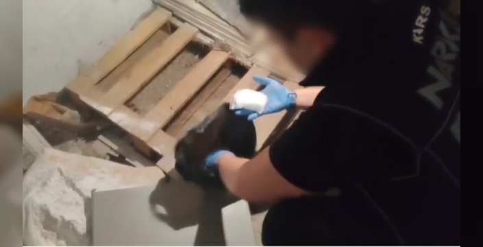 Kars’ta iş yerindeki 205 gram uyuşturucuyu