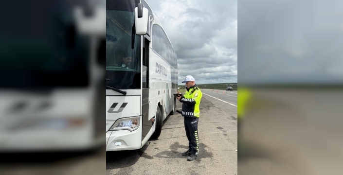 Kars’ta trafik denetimleri sürüyor