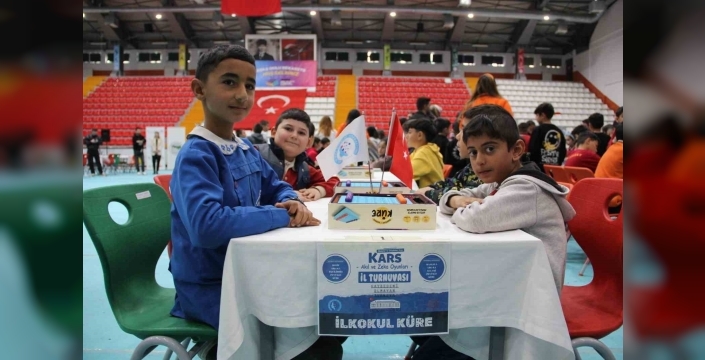 Kars’ta zeka dolu rekabet: 400 öğrenci akıl oyunlarında yarıştı