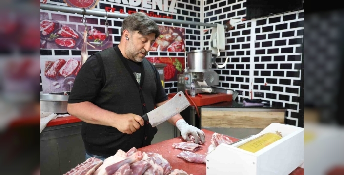 Kasapların yoğun bayram mesaisi sürüyor