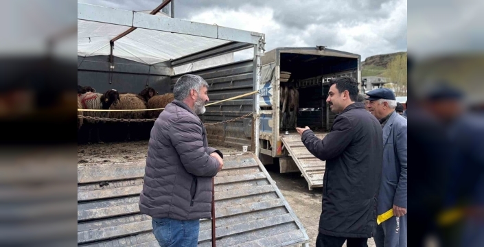 Kaymakam Tutal’dan Kurban Pazarı ziyareti