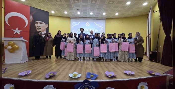 Kur’an Kursu’nda yıl sonu coşkusu