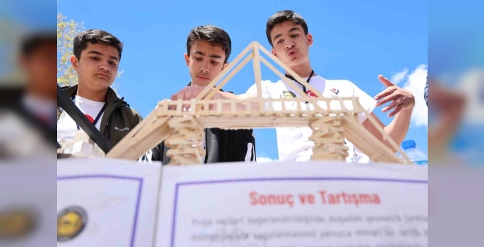 Lise öğrencilerinin bilimsel yetenekleri projeye dönüştü