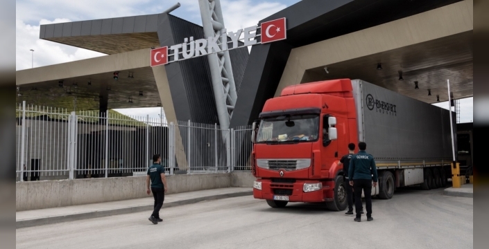 Modern görünüme kavuşan Gürbulak Sınır Kapısı’nda tır trafiği büyüdü, ticaret hacmi yükseldi