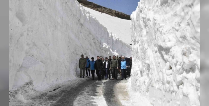 Nemrut Kalderası’nda kar esareti bitti: 10 metrelik kar duvarları aşıldı