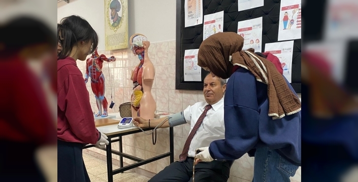 Öğrenciler sahada uygulayarak öğreniyor
