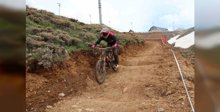 Palandöken’de Downhill Türkiye Şampiyonası heyecanı