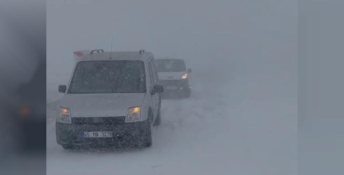 Palandöken Geçidi’nde 3 saat mahsur kaldılar