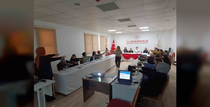Sağlık çalışanlarına doğum süreci ve yenidoğan bakımı eğitimi