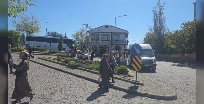 Tarihi Harput Mahallesi’nde bayram yoğunluğu