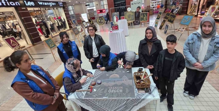 Tatvan’da anlamlı sergi: Filistin için her çivi bir umut olacak