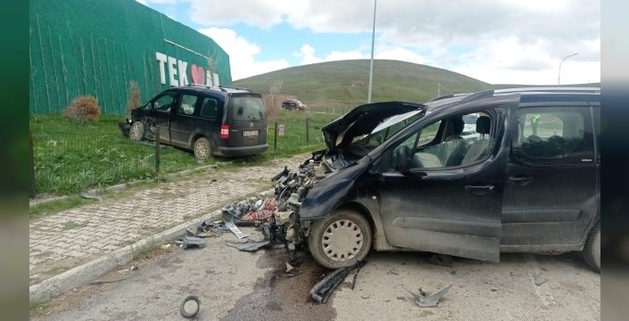 Tekman’da trafik kazası: 6 yaralı