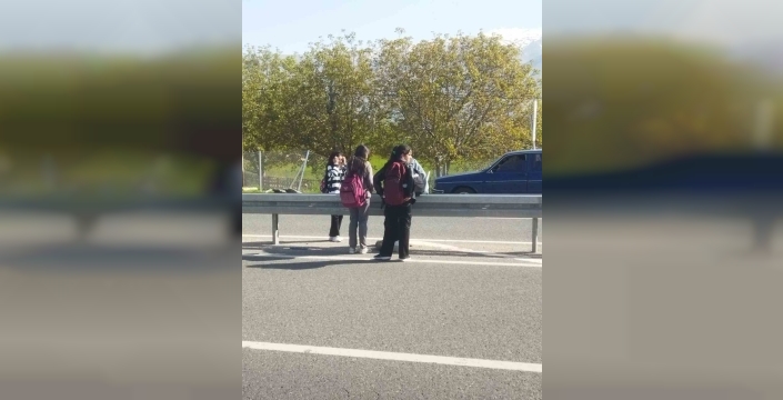 Terzibaba Mahallesi’nde öğrencilerin ulaşım tepkisi: