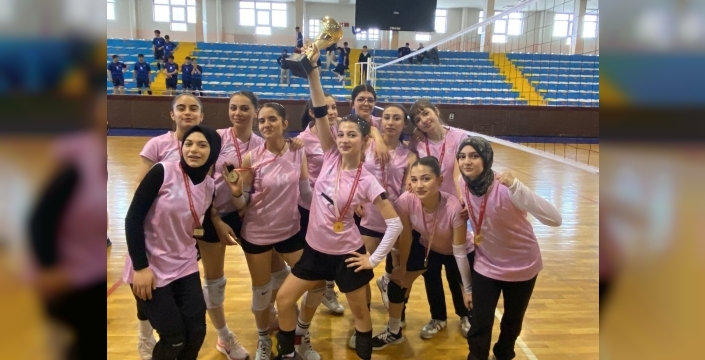Tevfik İleri Anadolu Lisesi şampiyon oldu