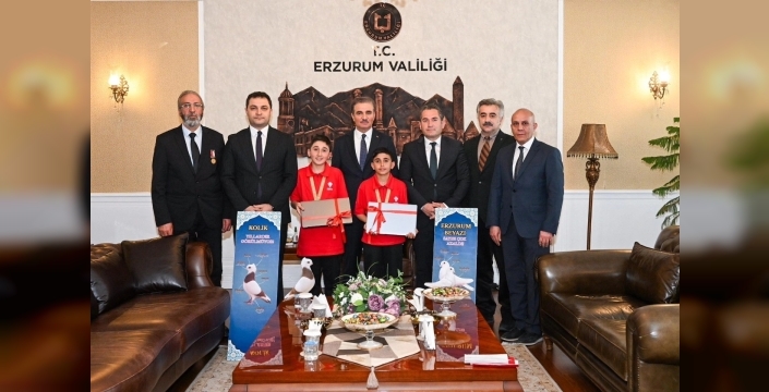 Vali Baruş, başarılı öğrencileri makamında ağırladı