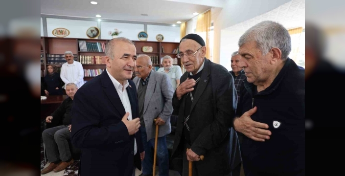 Vali Hatipoğlu, huzurevi sakinleriyle bir araya geldi