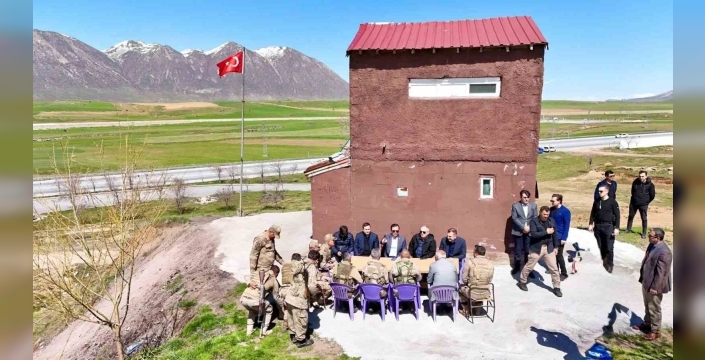 Vali Karakaya’dan güvenlik noktası ve hayvan bakımevine ziyaret